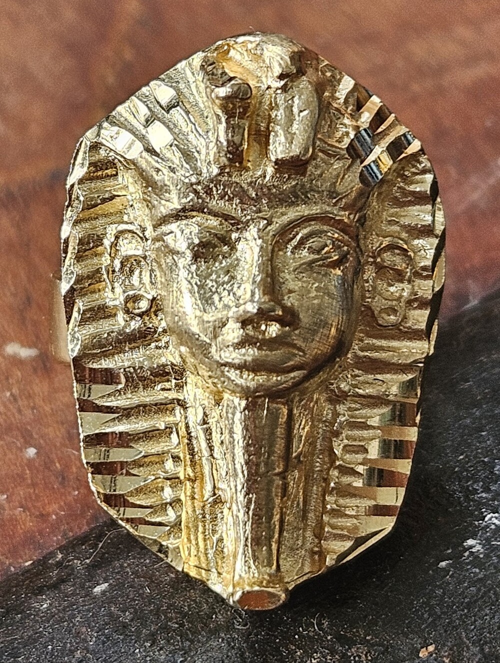 Vintage Solid 14k Yellow Gold Egytian King Tut Pharaoh Signet Statement Ring